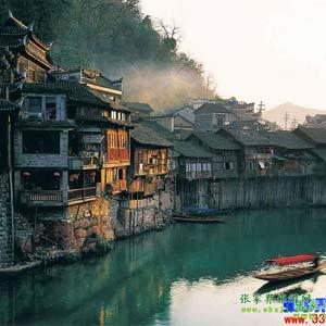 【長沙往返路線1】張家界、鳳凰古城、天子山、黃龍洞三晚四日游